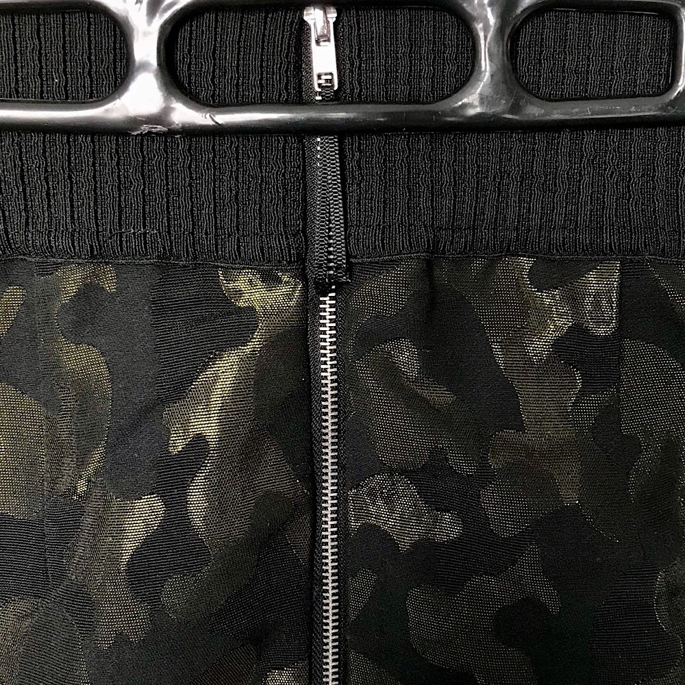 NWT! Philosophy Black & Green Camouflage Print Shimmer Stretch Pencil Skirt, 4 - Picture 9 of 11